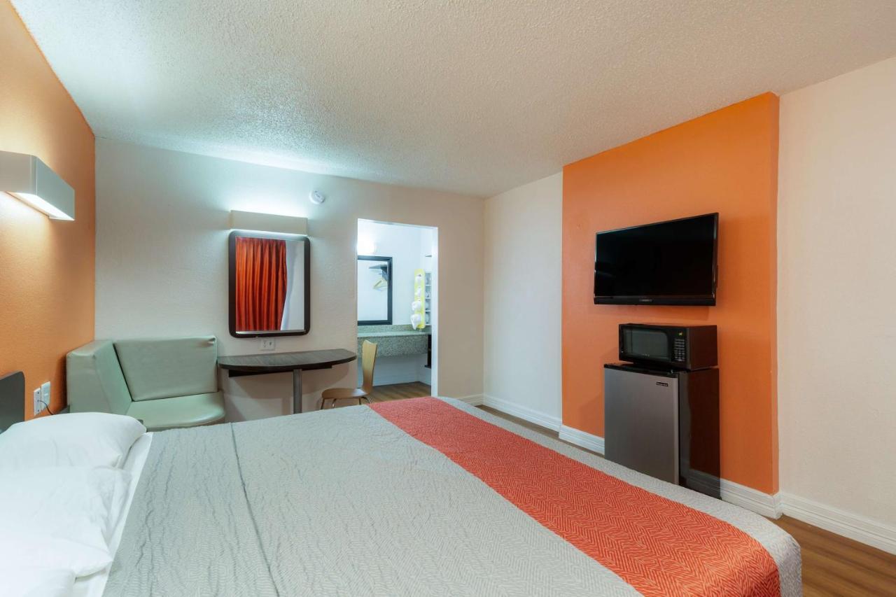 Motel 6-Houston, Tx - East 외부 사진