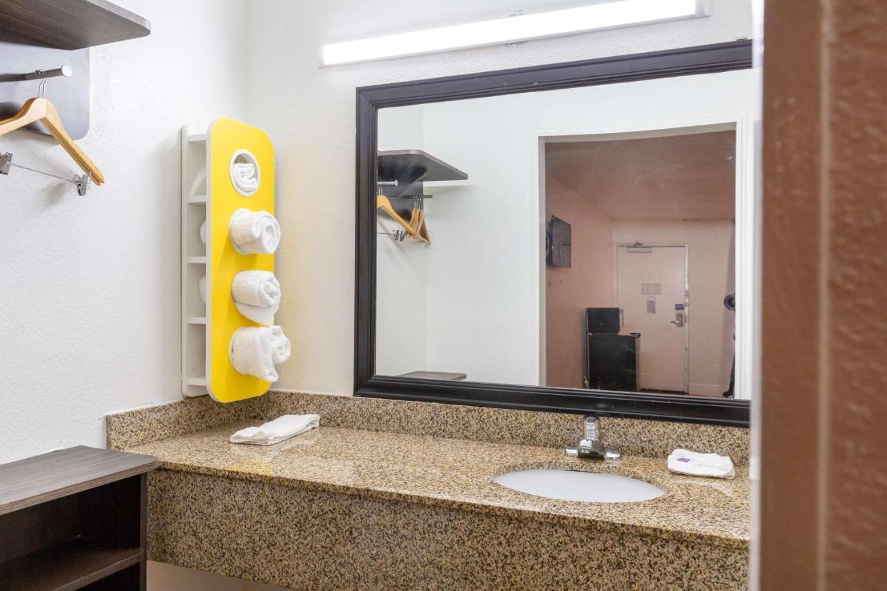 Motel 6-Houston, Tx - East 외부 사진